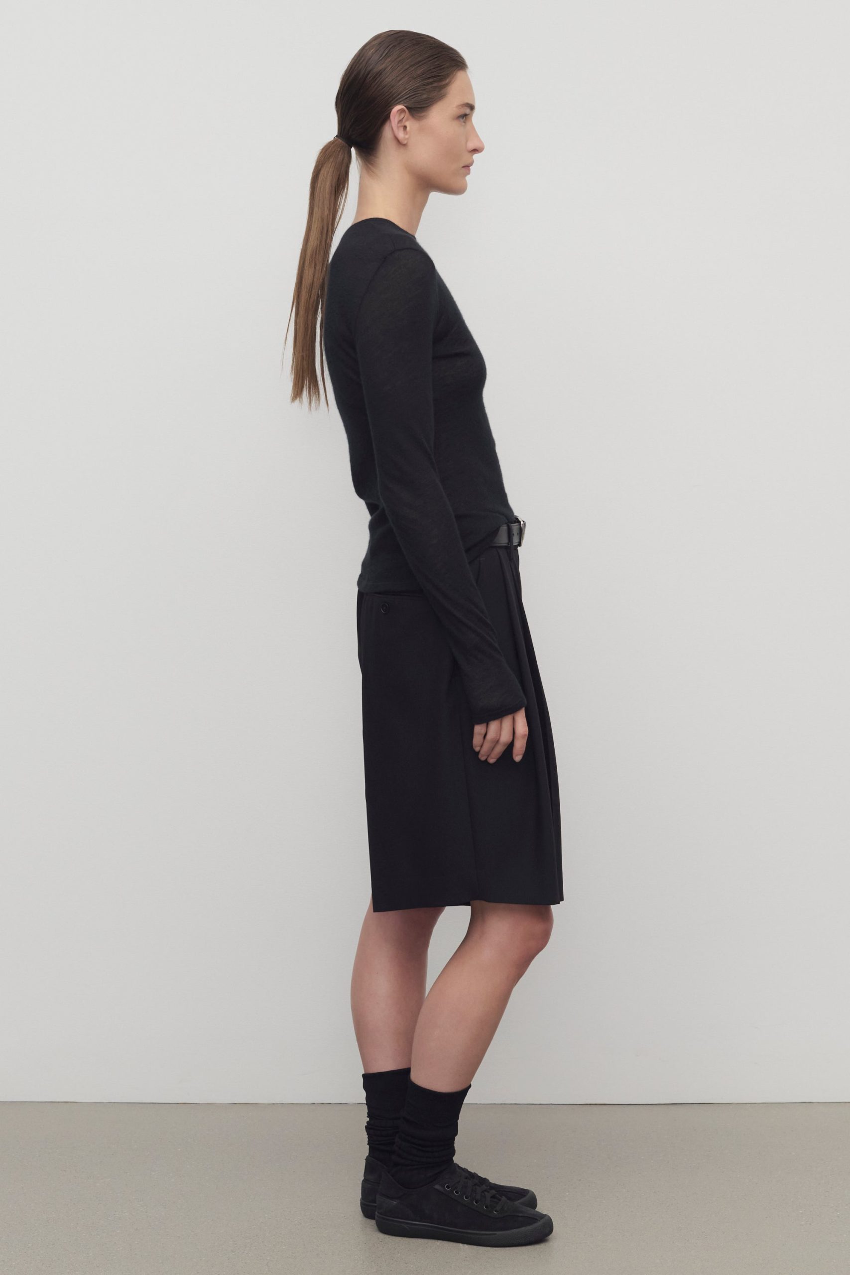 Vesperis Short in Virgin Wool - Image 4